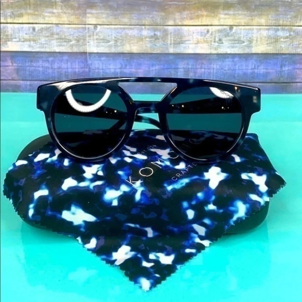 New Women’s KOMONO Black & Blue Sunglasses tortoise